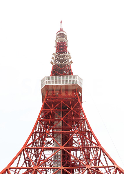 東京タワーを見上げた、A4サイズ背景素材