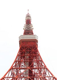 東京タワーを見上げた、A4サイズ背景素材