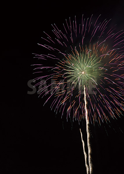 打ち上げ花火のA4サイズ背景素材データ